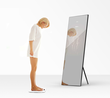 Báscula de grasa corporal en el espejo inteligente de fitness Fitbathmirror